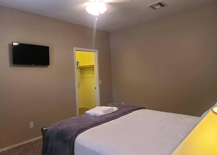 Hotel Ii Minutes To Airport And Downtown Phoenix