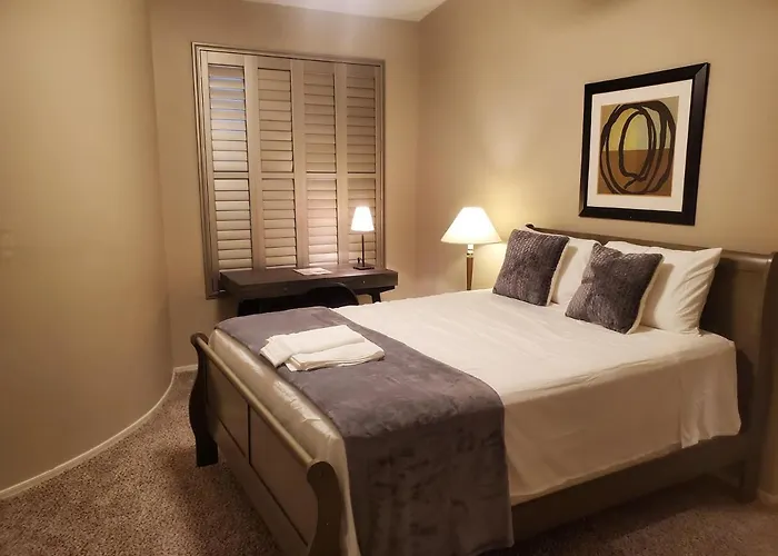 Hotel Ii Minutes To Airport And Downtown